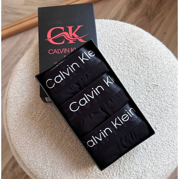 پک مشکی سه عددی شورت مردانه  calvin klein   جعبه مشکی نوشته قرمز