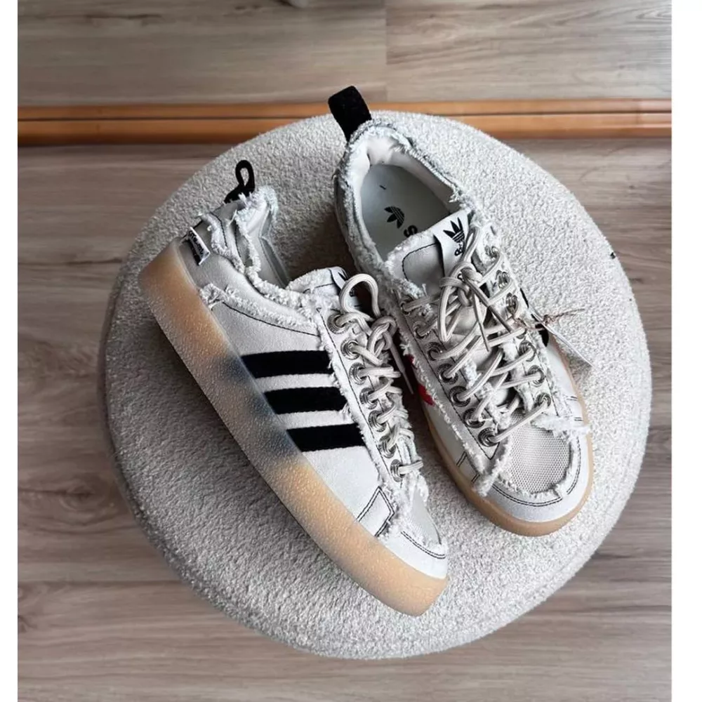 کفش adidas  مدل song