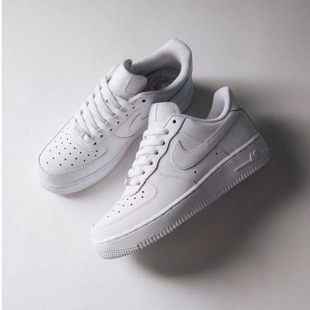 کفش نایک سفید ساده nike air force 1