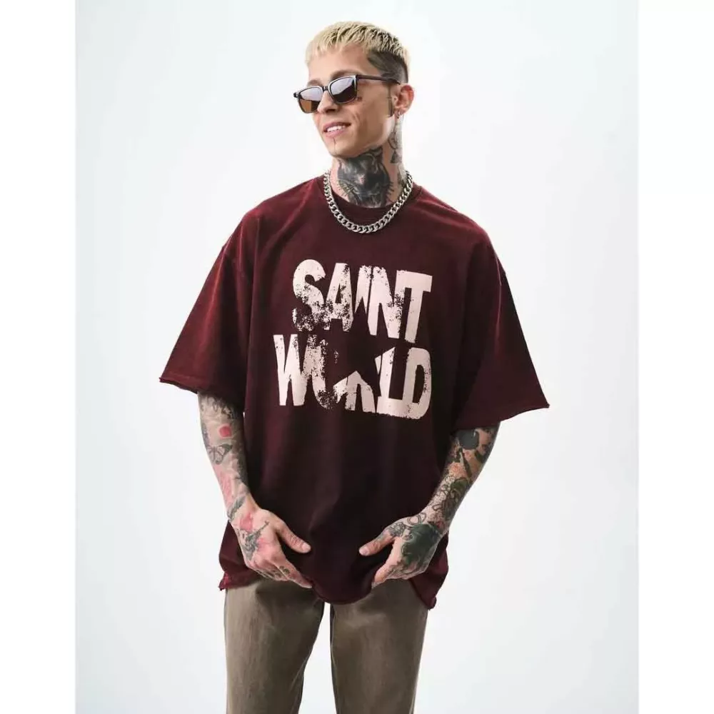 تیشرت زرشکی  مدل Saint World  برند ریسپایر
