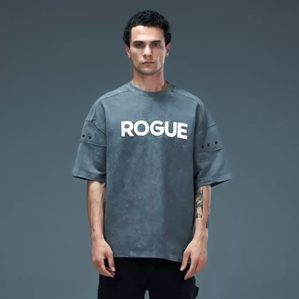 تیشرت مدل rogue برند essence of life رنگ طوسی
