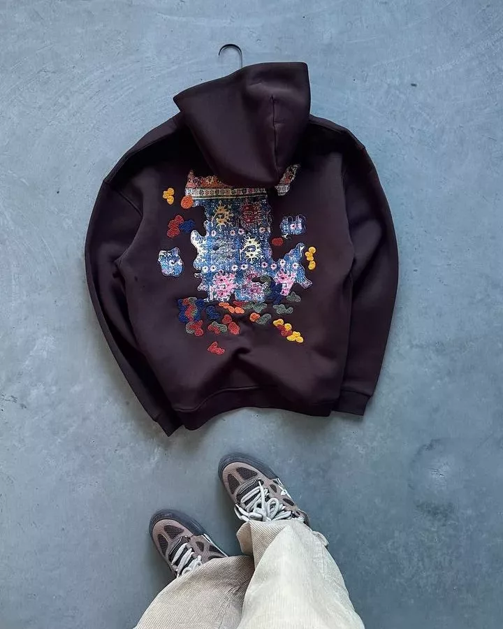 هودی مدل فرش پازلی برند SAW رنگ قهوه‌ای