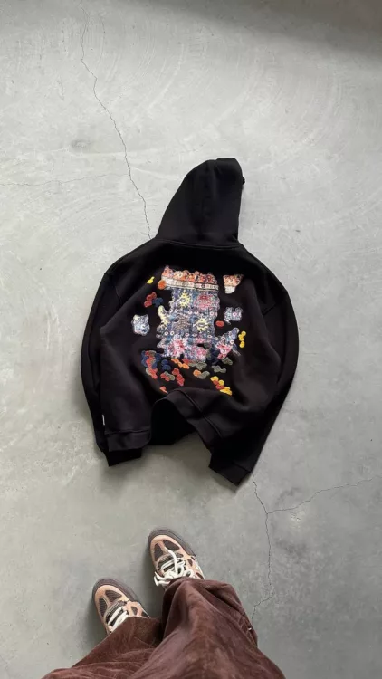 هودی مدل فرش پازلی برند SAW رنگ مشکی