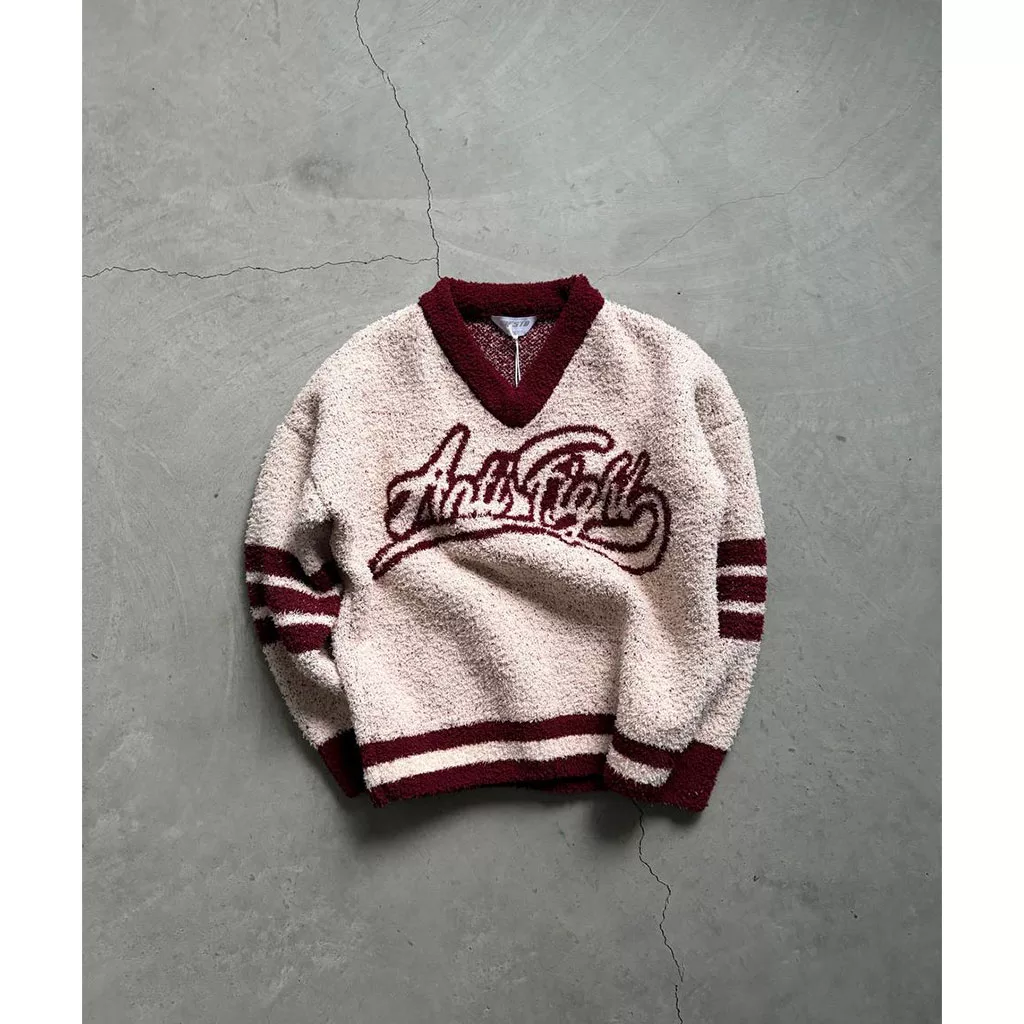 بافت یقه V نوشته 26 برند GSTO رنگ کرم