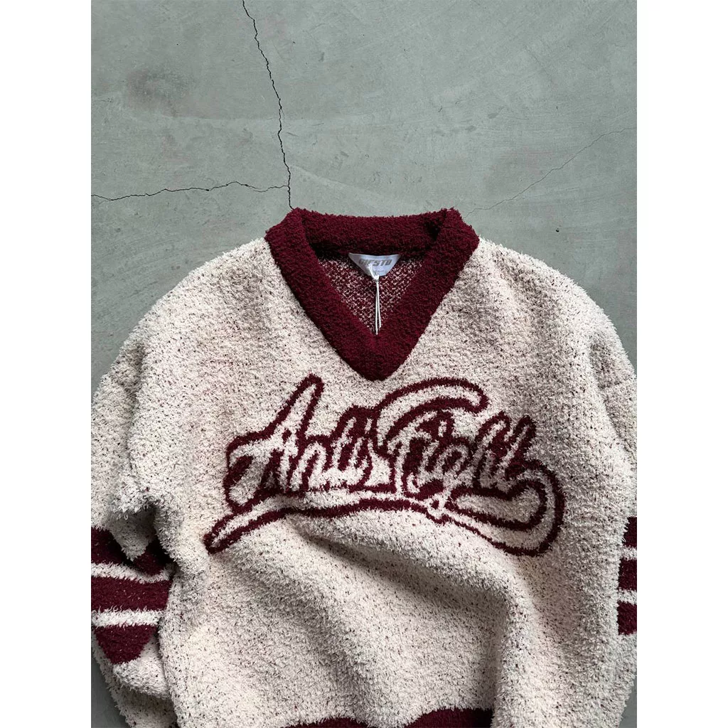 بافت یقه V نوشته 26 برند GSTO رنگ کرم