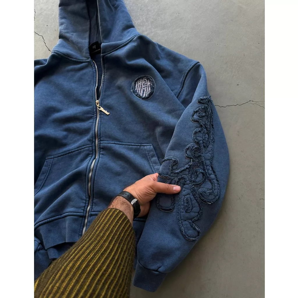 سویشرت آستین گلدوزی برند the dead رنگ آبی