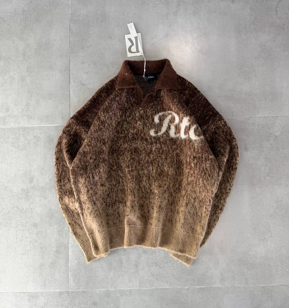 بافت نوشته R برند رترو رنگ قهوه ای