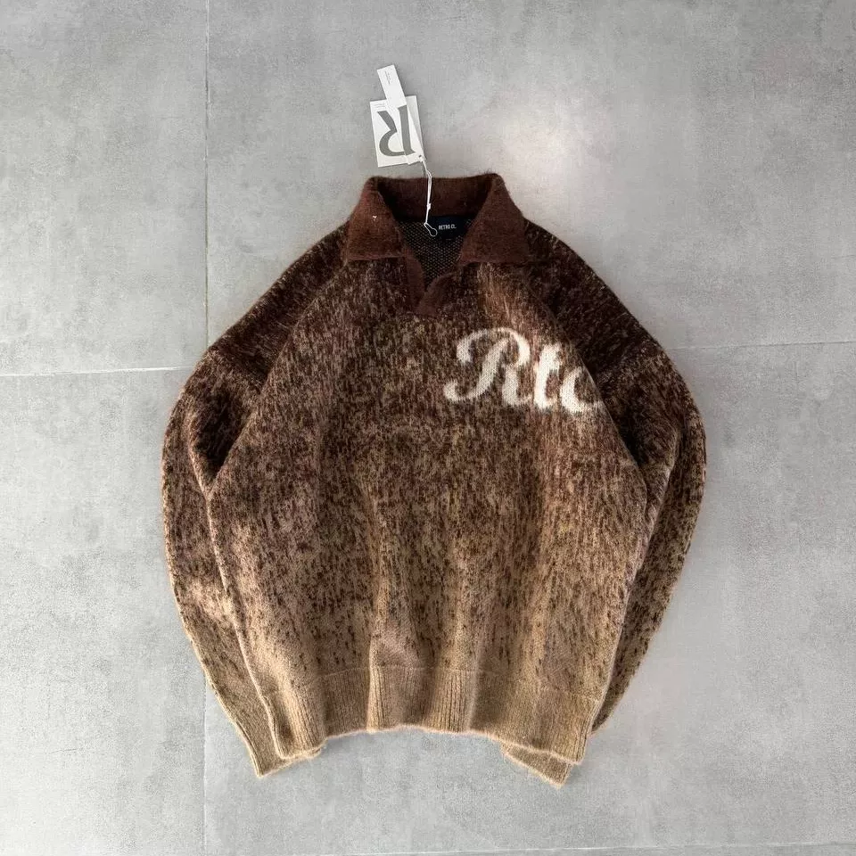 بافت نوشته R برند رترو رنگ قهوه ای