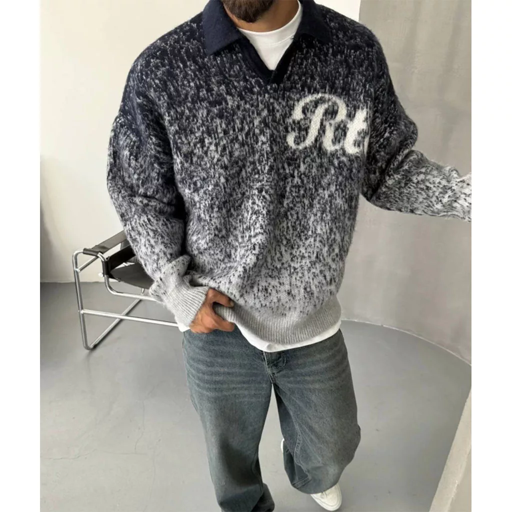 بافت نوشته R برند رترو رنگ آبی