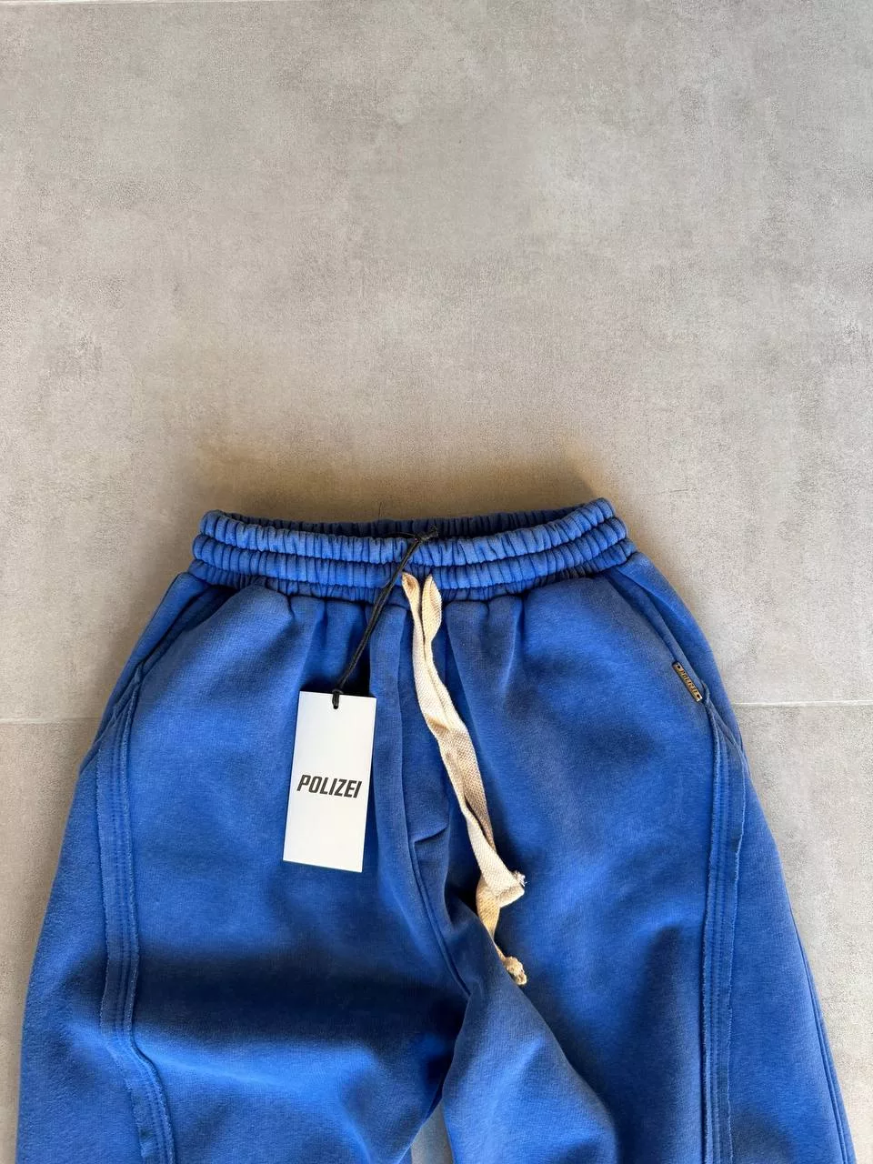 جاگر خطی پولیزه برند پولیزی رنگ سفید آبی