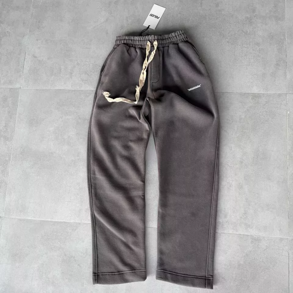 جاگر بیسک نوشته the polizi برند پولیزی رنگ طوسی