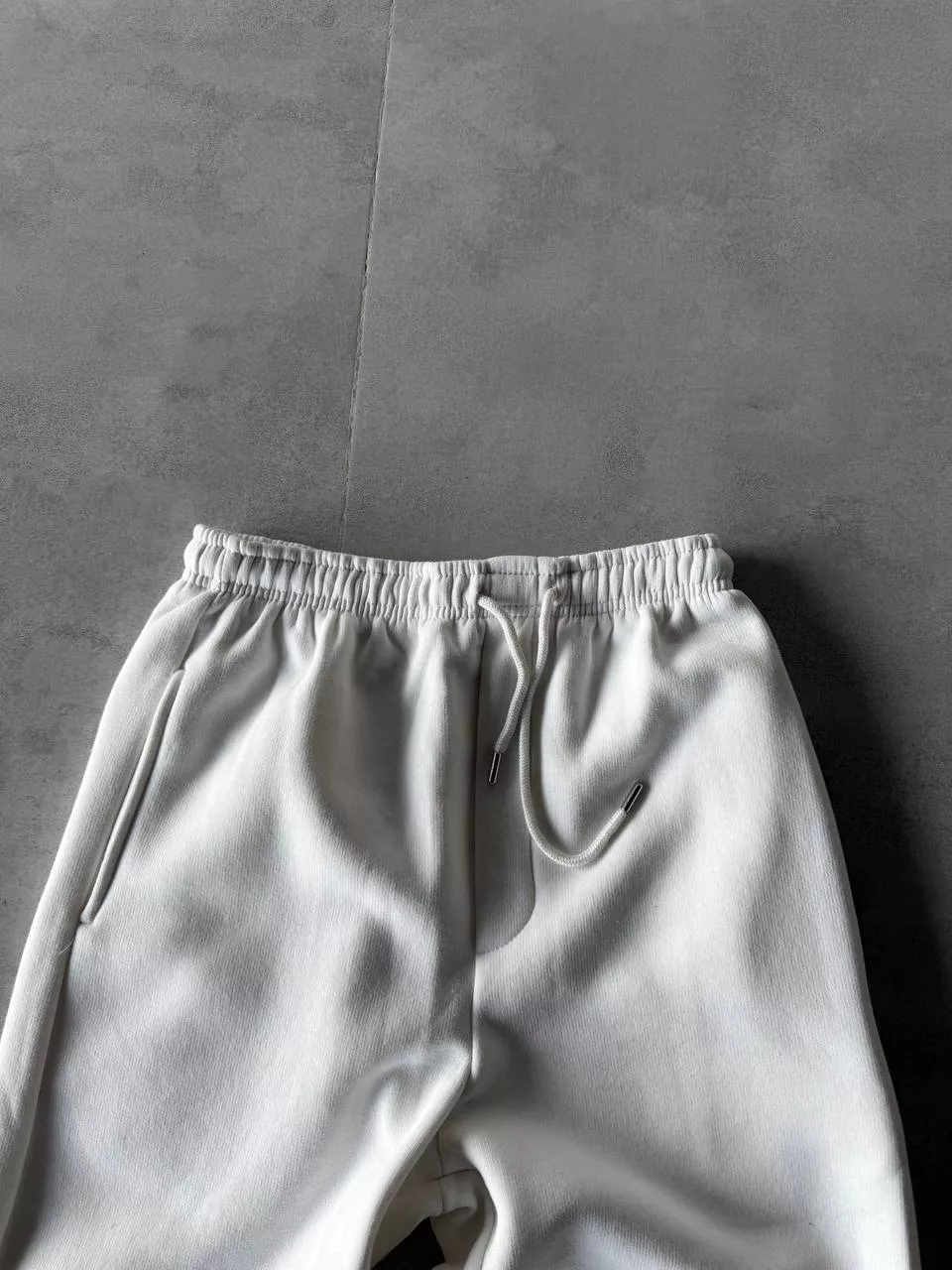 جاگر بیسیک the dead رنگ سفید