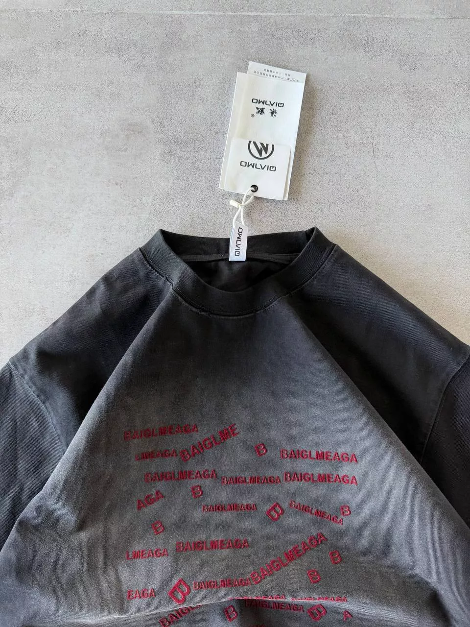 تیشرت سنگشور نوشته BAIGLMEAGA رنگ ذغالی