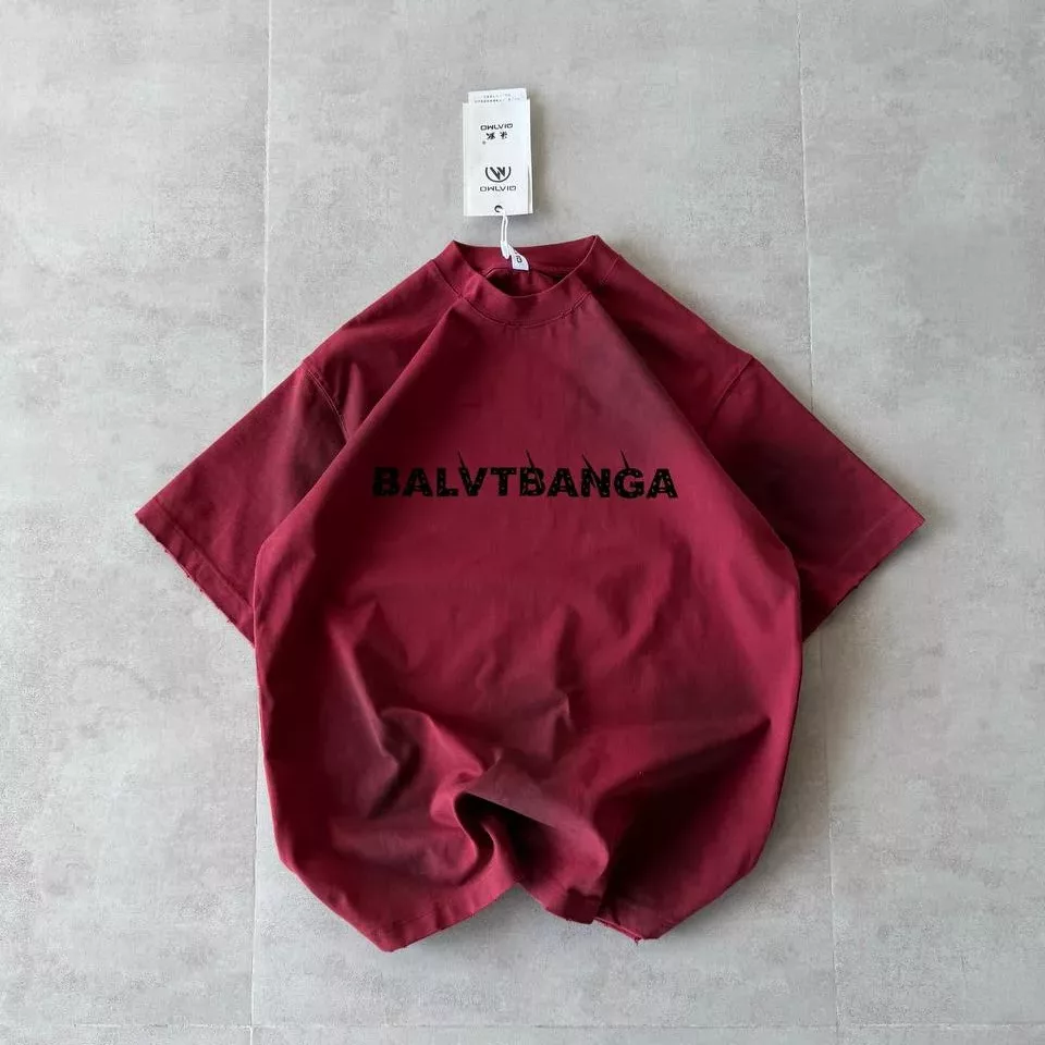 تیشرت مدل نوشته BALVTBANGA رنگ زرشکی