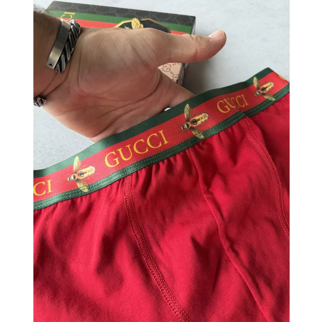 شورت پادار برند Gucci سه رنگ