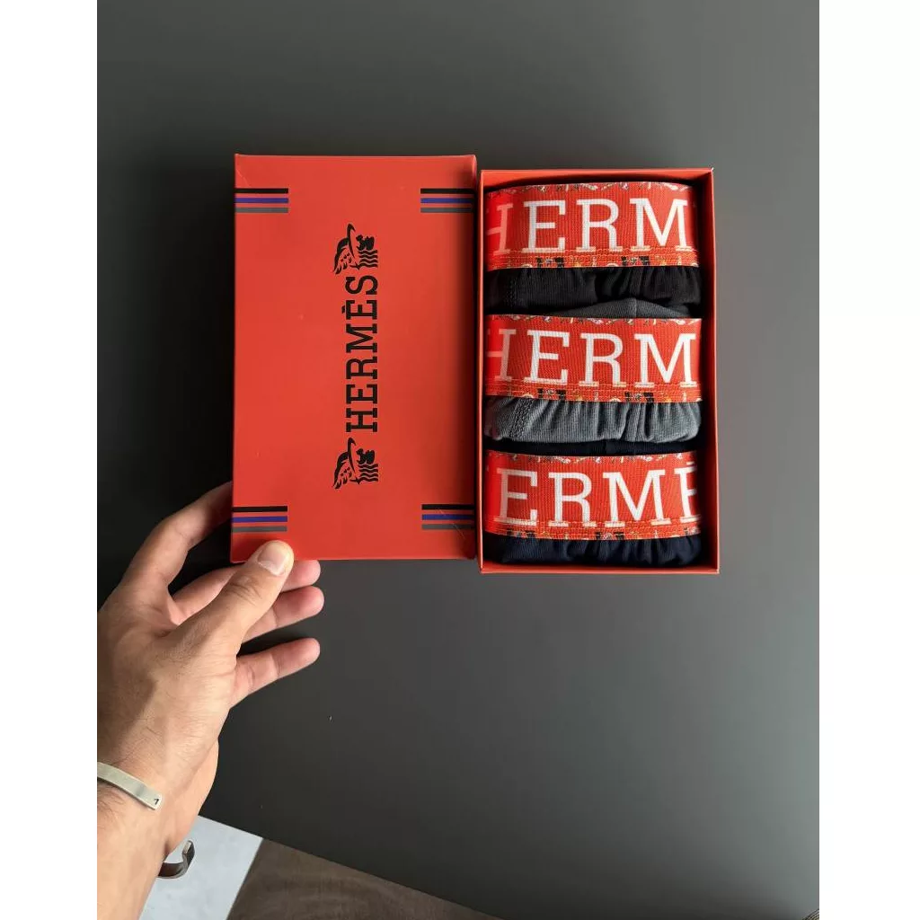 شورت پادار برند Hermes در سه رنگ