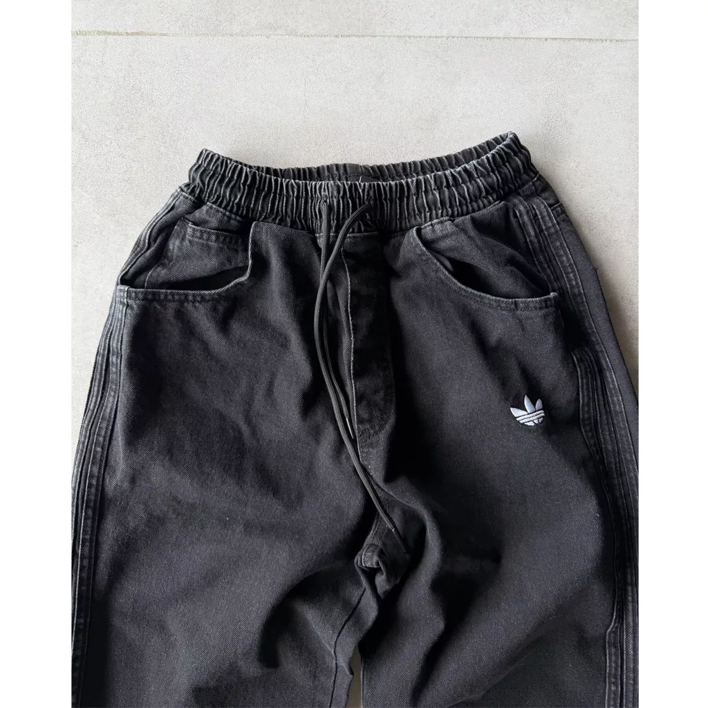 جاگر جین Adidas رنگ ذغالی