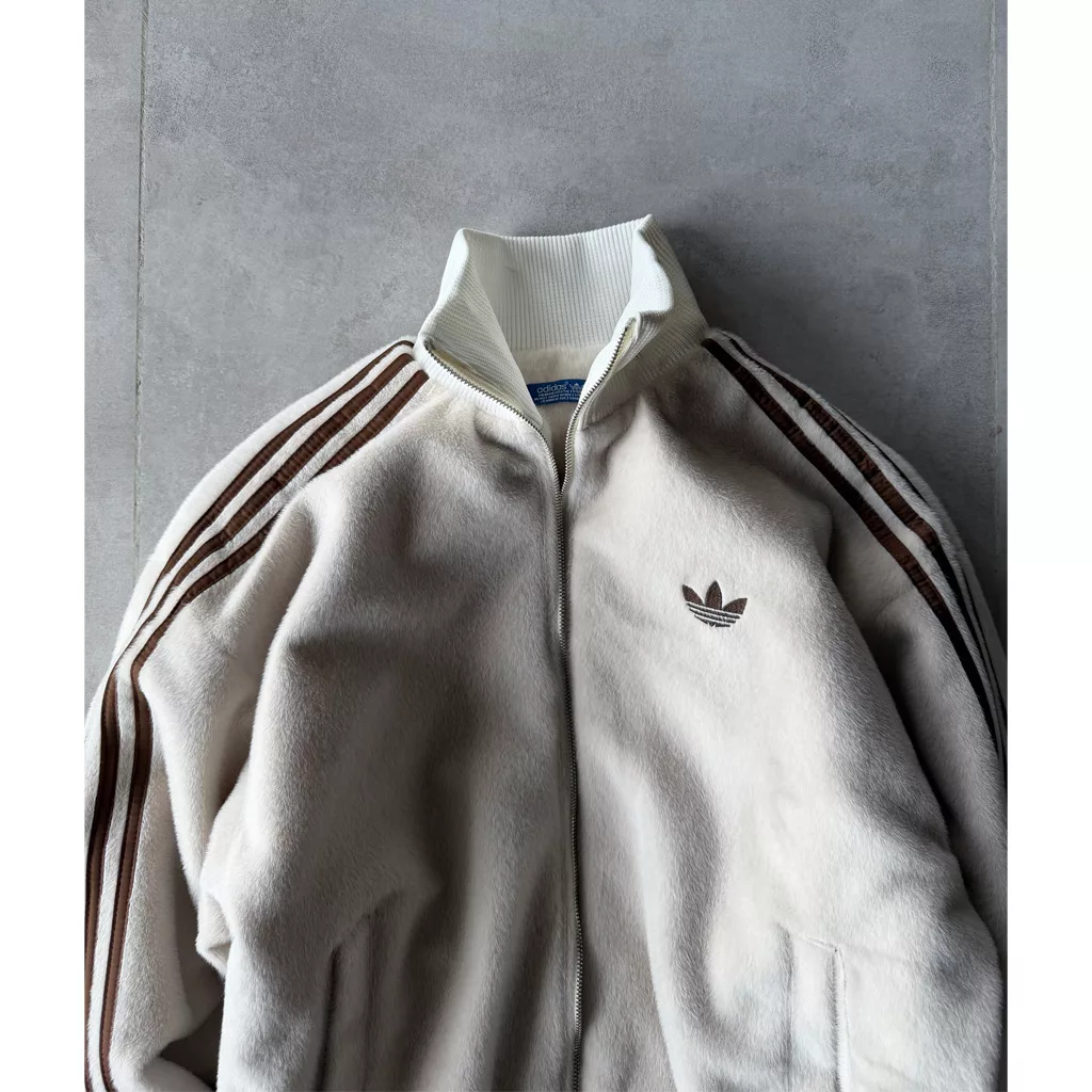 جکت خز دار Adidas برش باکسی رنگ کرم